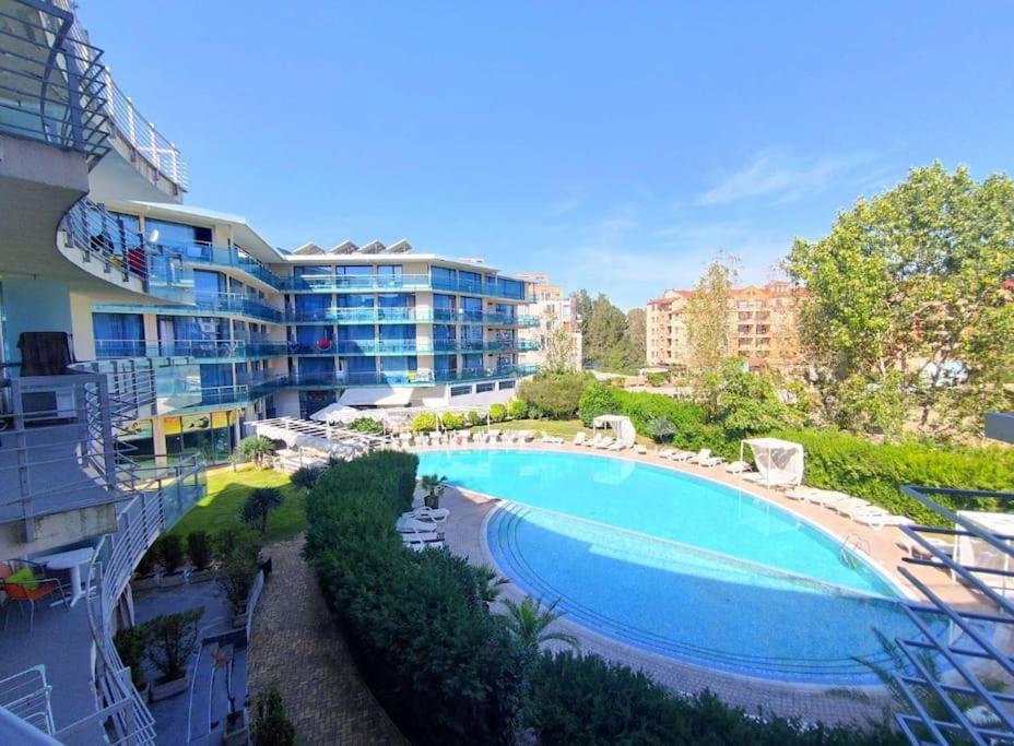 Large Apartment In Sunny Beach Exterior photo